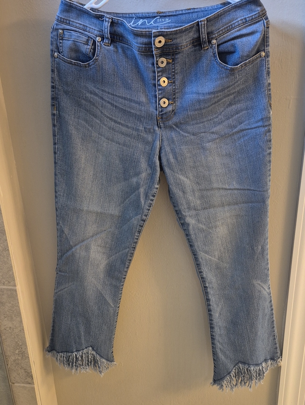 INC International Concepts Light Blue Cropped Button-Fly Jeans